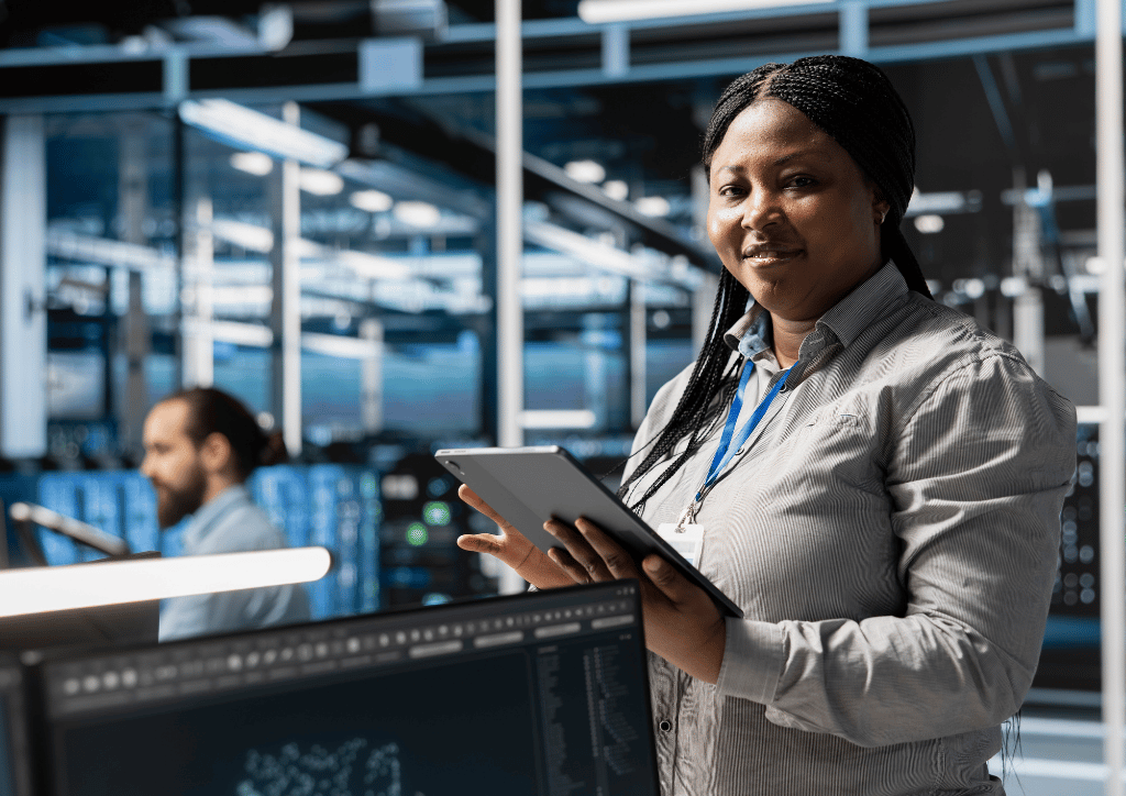 colaboradora de terceirização de serviços - Plansul Facilities e Call Center